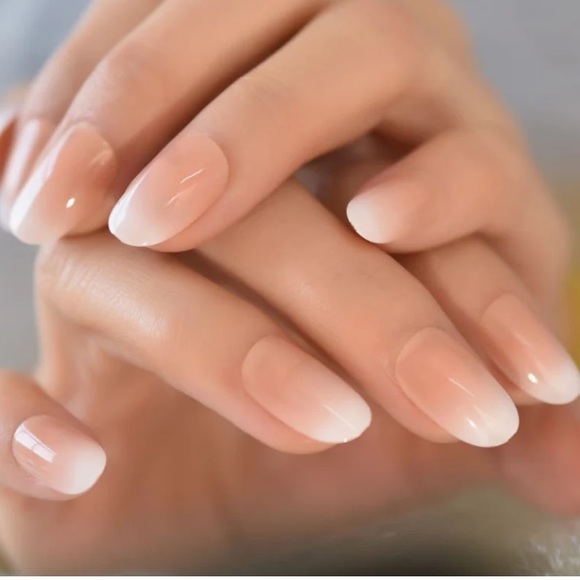 Short Oval Press on Nails / Glue On Nails / Ombre Nails / Short Press on Nails - Picture 3 of 3